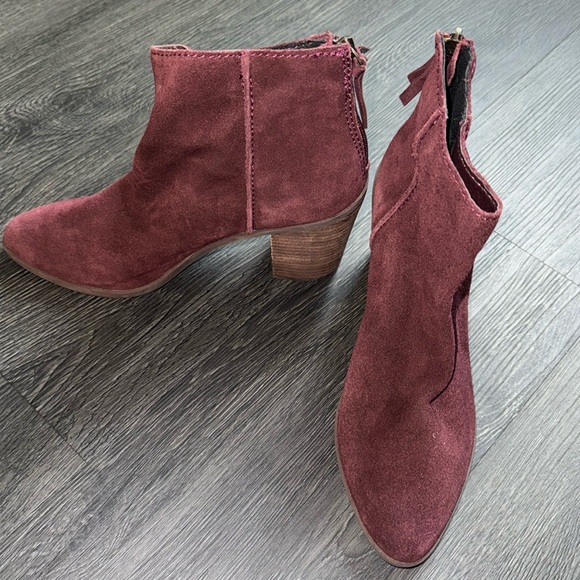 EUC BP Nordstrom Burgundy Suede Ankle Booties - Picture 1 of 6